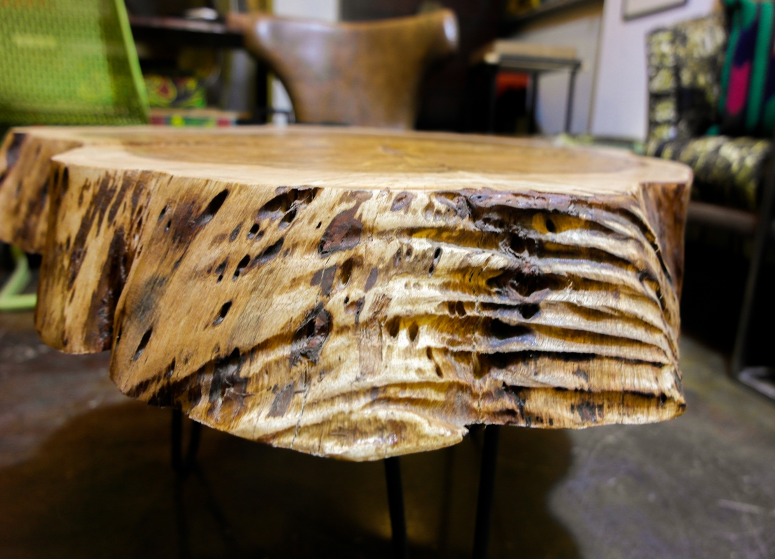 log center table