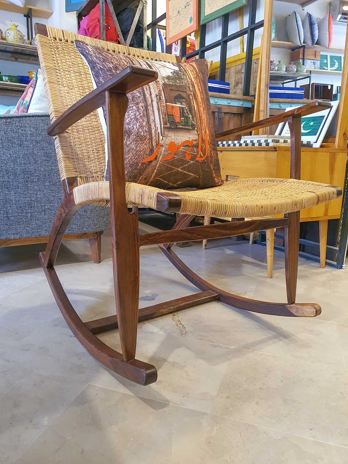 Small wicker rocking discount chair